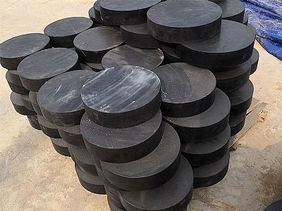 泉州板式橡胶支座由若干层橡胶片与薄钢板经加压硫化